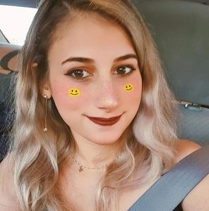 Meet your Posher, Paola